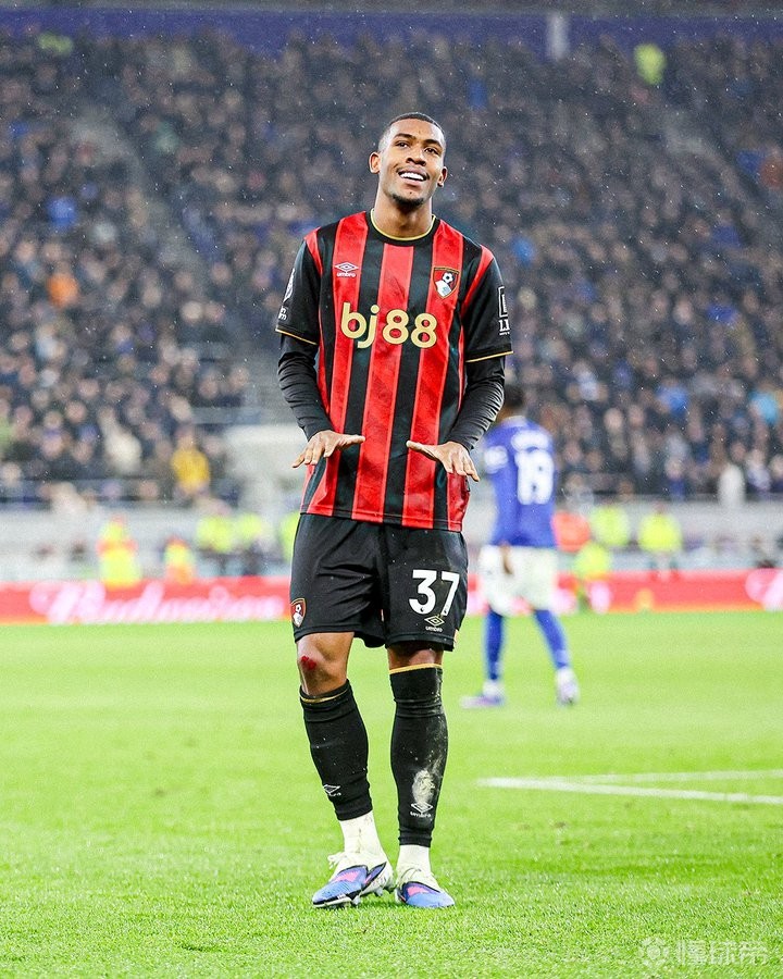 拉扬前三场英超均参与进球，此前U19球员仅马夏尔、基恩做到